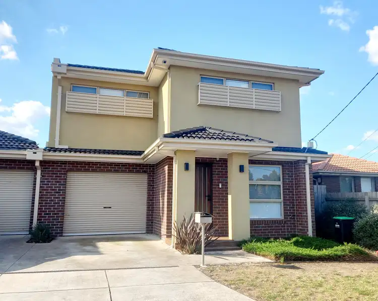 1A Leicester Crescent