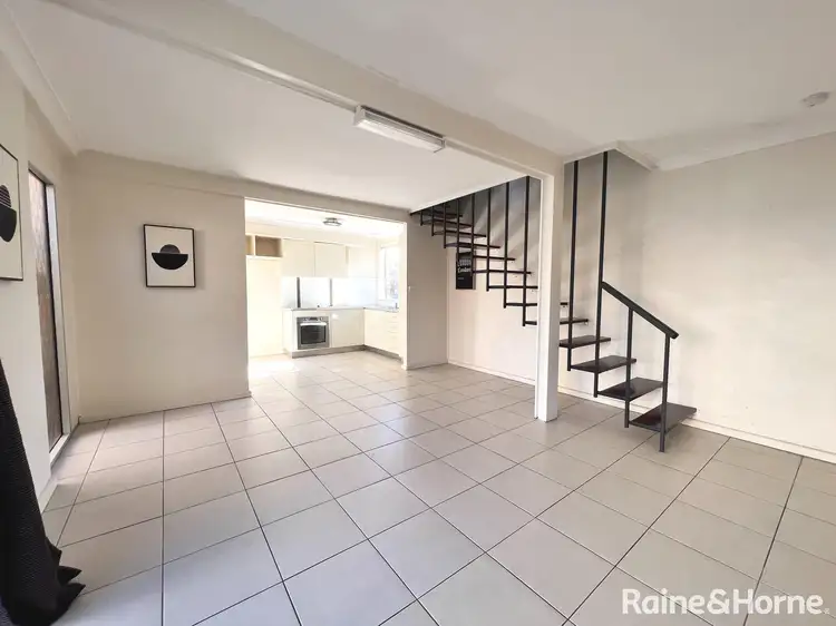 11/109 Moss Street