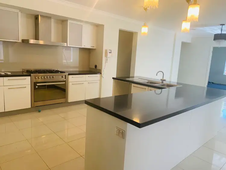 Fifth view of Homely house listing, 6 Currumbin Link, Craigieburn VIC 3064