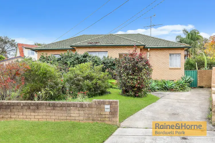 9 Carinya Avenue, Beverly Hills NSW 2209