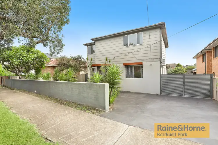 6 Leslie Street, Roselands NSW 2196