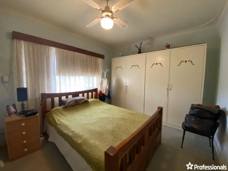 Fifth view of Homely house listing, 2 Stephen Road, Waggrakine WA 6530