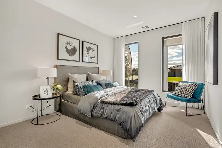 Fifth view of Homely house listing, 27 Whitfield Crescent, Craigieburn VIC 3064