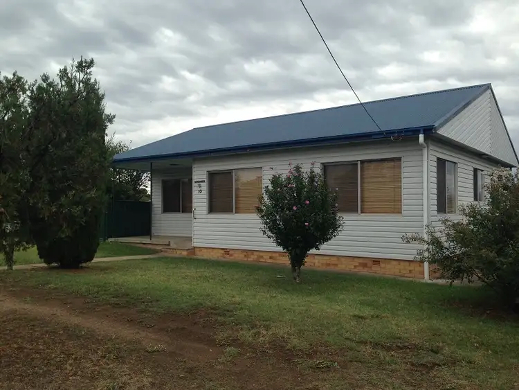 10 Edgeroy Street, Tamworth NSW 2340