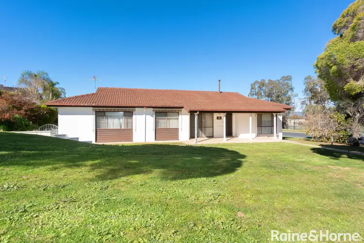 51 Fay Avenue, Kooringal NSW 2650