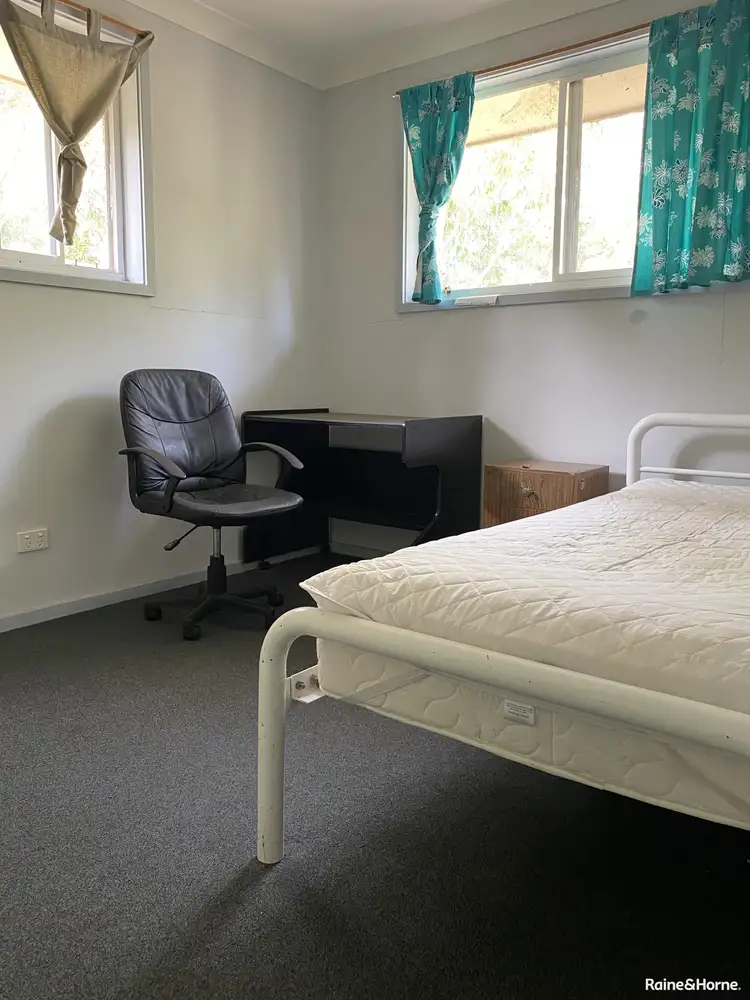 Room 4 1/35 Robinson Avenue
