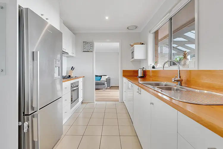 Sixth view of Homely house listing, 2 Acton Close, Frankston VIC 3199