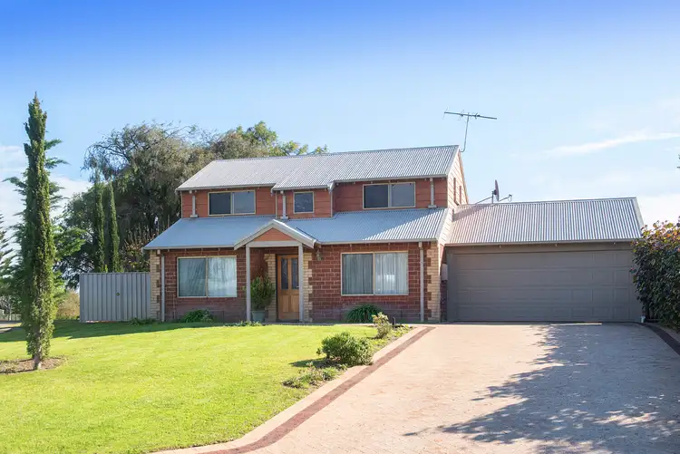 8 Kittyhawk Grove, Geographe WA 6280