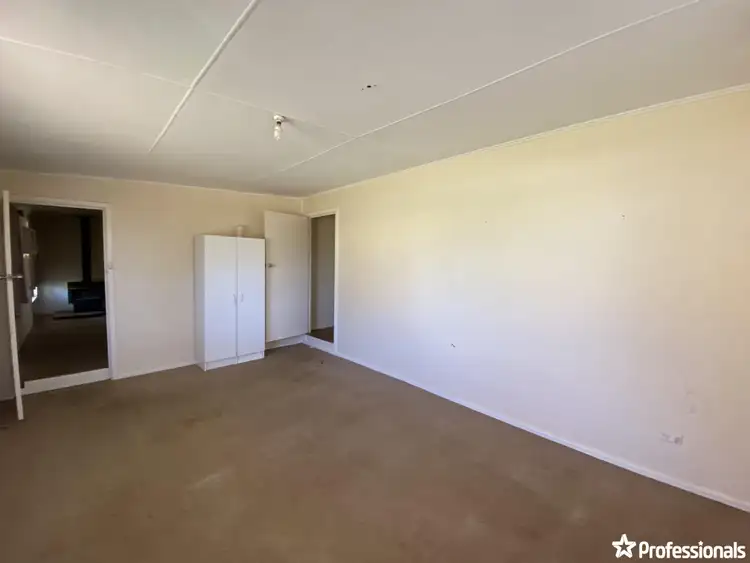 Fifth view of Homely house listing, 8 Touche Street, Three Springs WA 6519