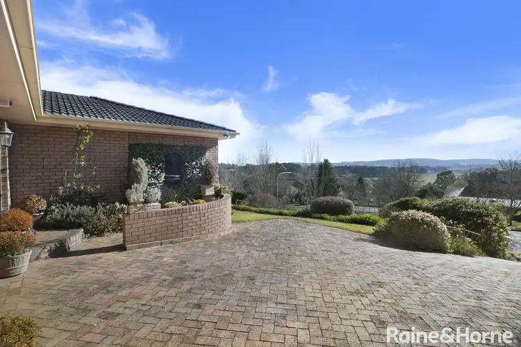6 Mawson Terrace, Moss Vale NSW 2577