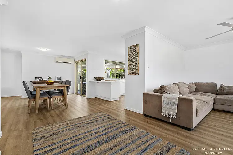 96 Carpenter Way, Sandstone Point QLD 4511
