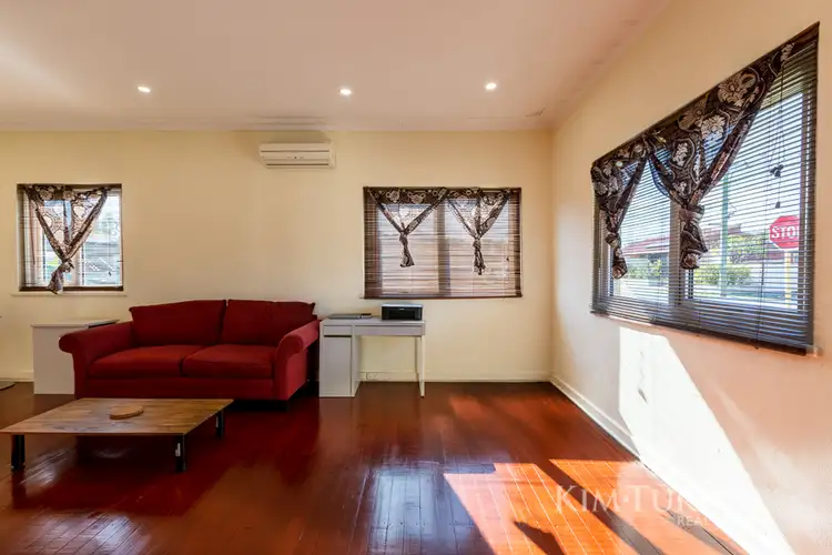 15 Walton Street, Queens Park WA 6107