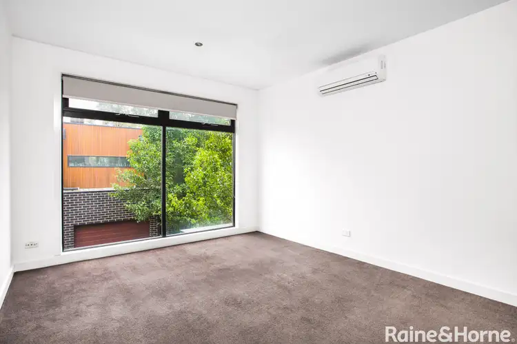 Fifth view of Homely house listing, 2/5-6 Chelsworth Place, Caroline Springs VIC 3023