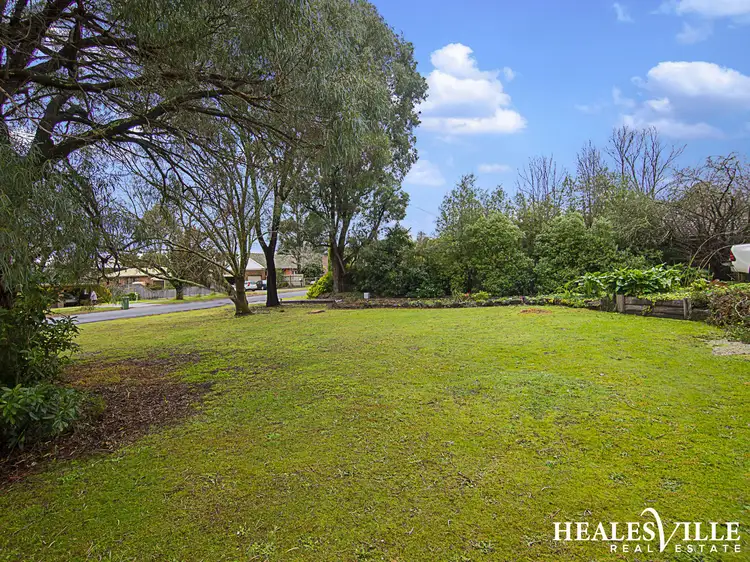 12 Ayres Road, Healesville VIC 3777