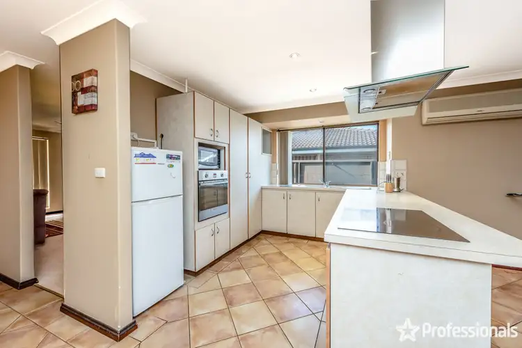 Second view of Homely house listing, 4 Queenscliff Close, Tarcoola Beach WA 6530