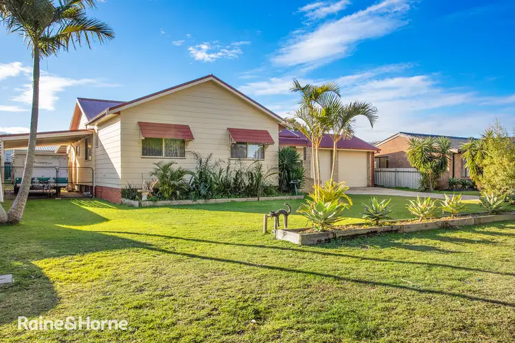 11 Rigney Road, Tanilba Bay NSW 2319
