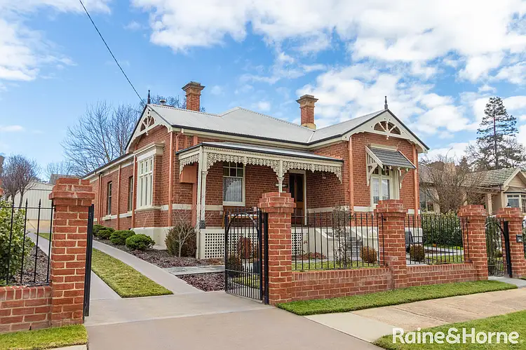 380 Howick Street, Bathurst NSW 2795