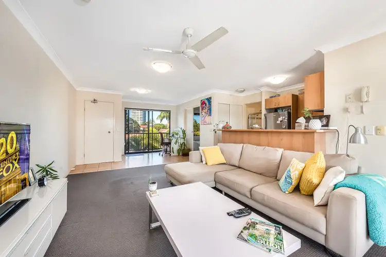 17/4 Mawarra St