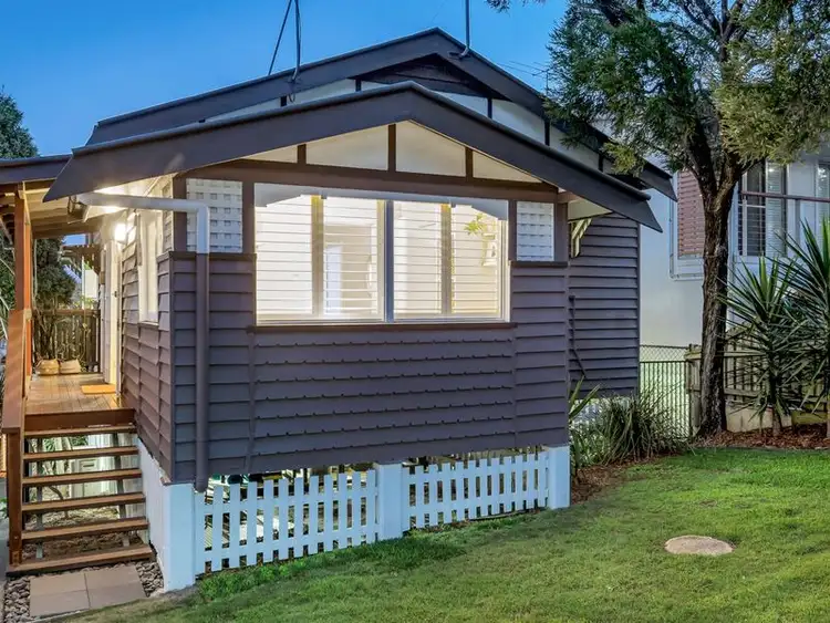 34A Hockings Street, Holland Park West QLD 4121