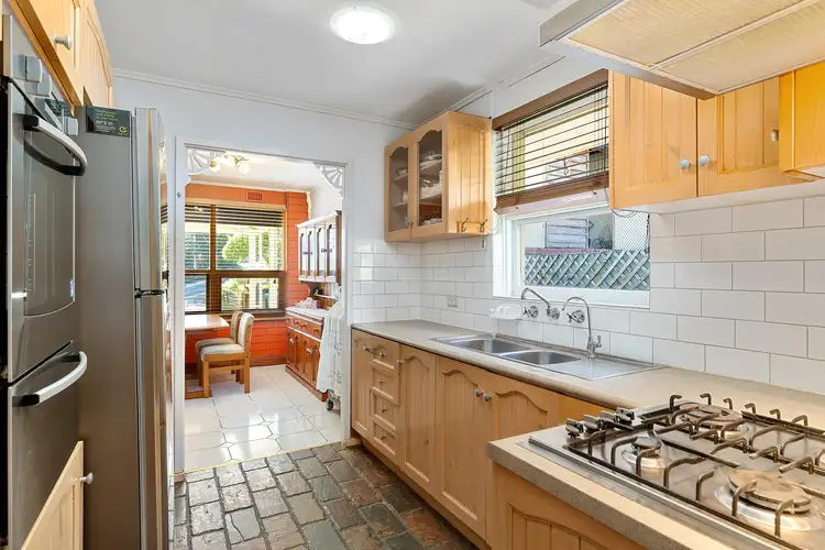 54 Glenwood Drive, Bellevue Heights SA 5050