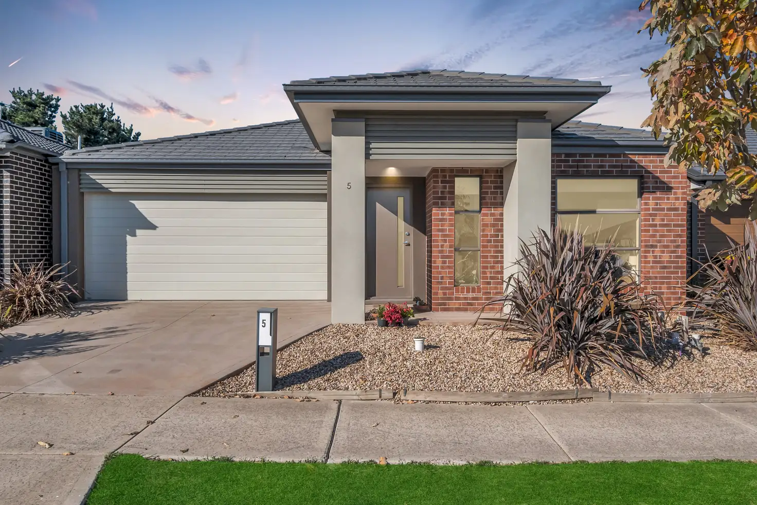 Main view of Homely house listing, 5 Gundagai Circuit, Kalkallo VIC 3064