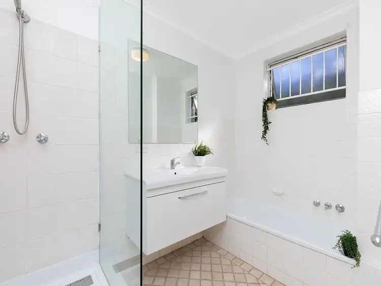 Fifth view of Homely unit listing, 2/37 Ascog Terrace, Toowong QLD 4066