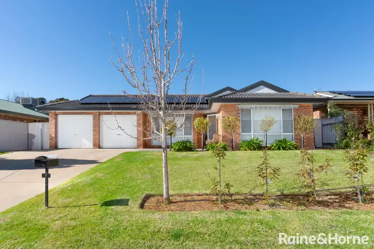 9 Kenneally Street, Kooringal NSW 2650