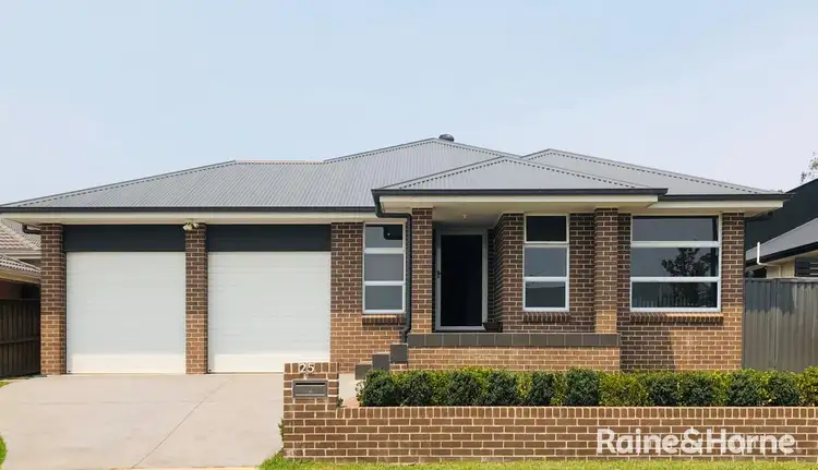 25 Langley Avenue, Renwick NSW 2575