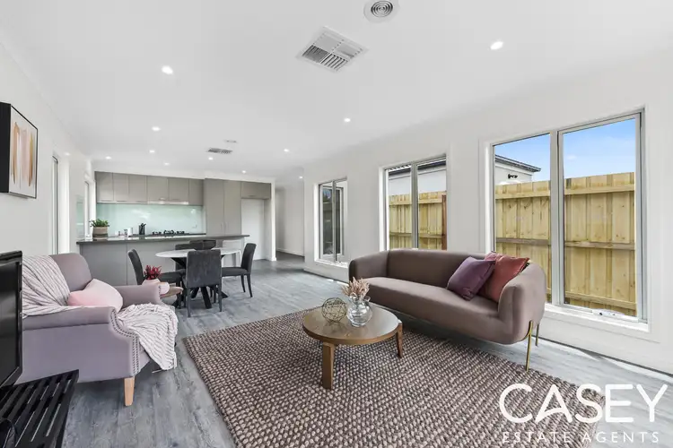 Fourth view of Homely house listing, 2/37 Arleon Crescent, Cranbourne VIC 3977