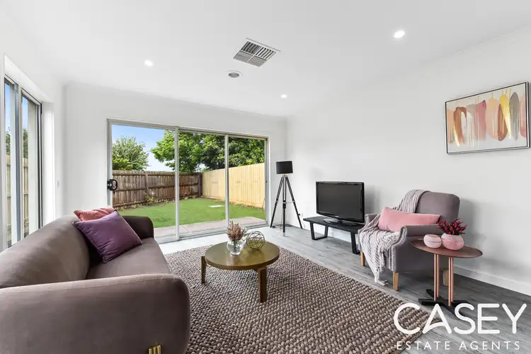 Sixth view of Homely house listing, 2/37 Arleon Crescent, Cranbourne VIC 3977