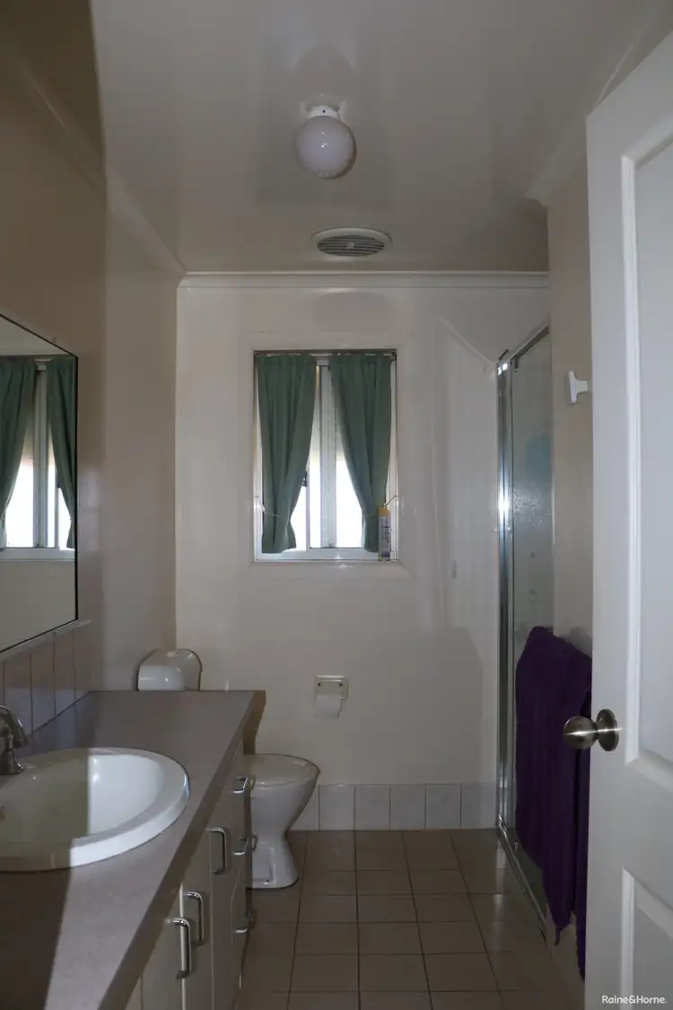 Fifth view of Homely house listing, 3 Glenburnie Close, Parkes NSW 2870