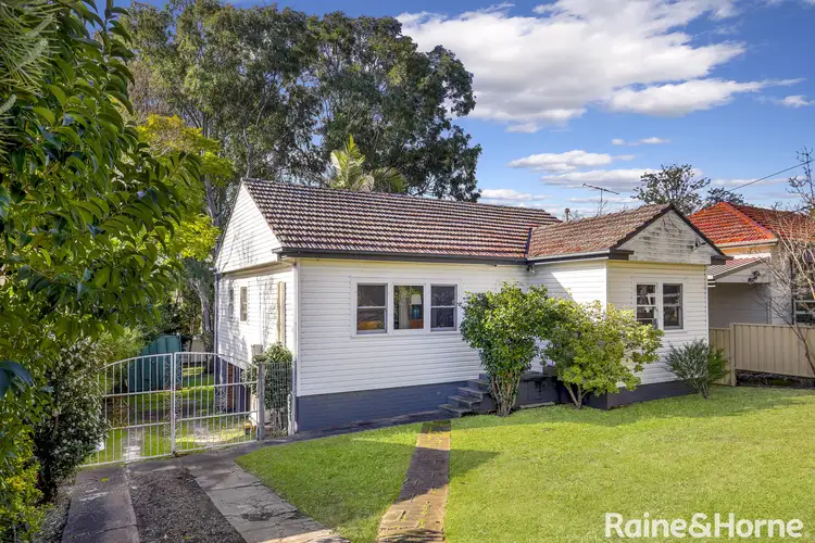 25 Moira Crescent, St Marys NSW 2760