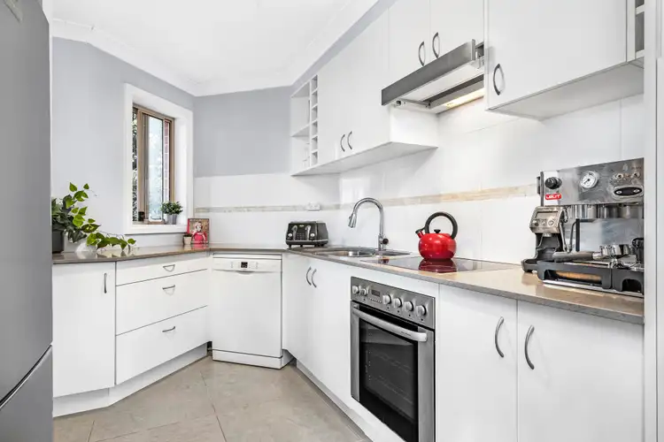 Third view of Homely unit listing, 2/1 Holborn Avenue, Dee Why NSW 2099