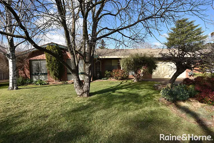 41 Burreburry Crescent, Orange NSW 2800