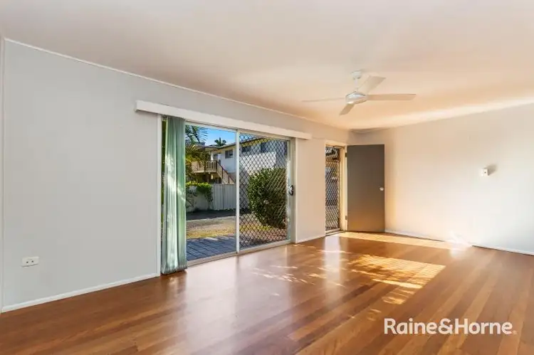 2/31 Queen Street, Yamba NSW 2464