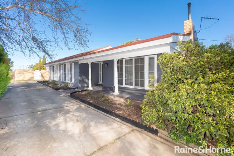 2 Yarrah Street, Kooringal NSW 2650