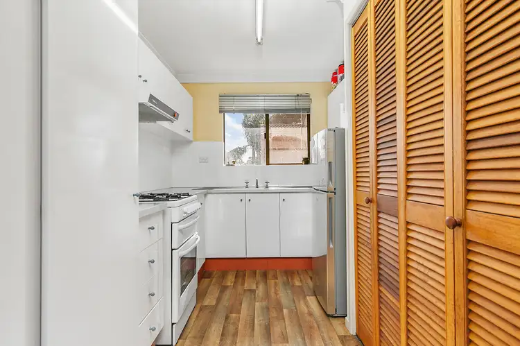 Sixth view of Homely unit listing, 8/127 Wynnum Esplanade, Wynnum QLD 4178