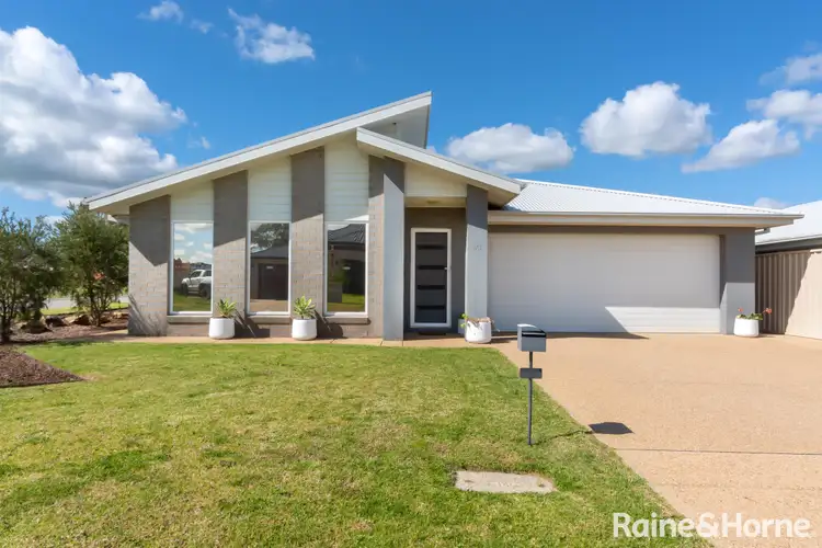 1/13 Cunjegong Loop, Gobbagombalin NSW 2650