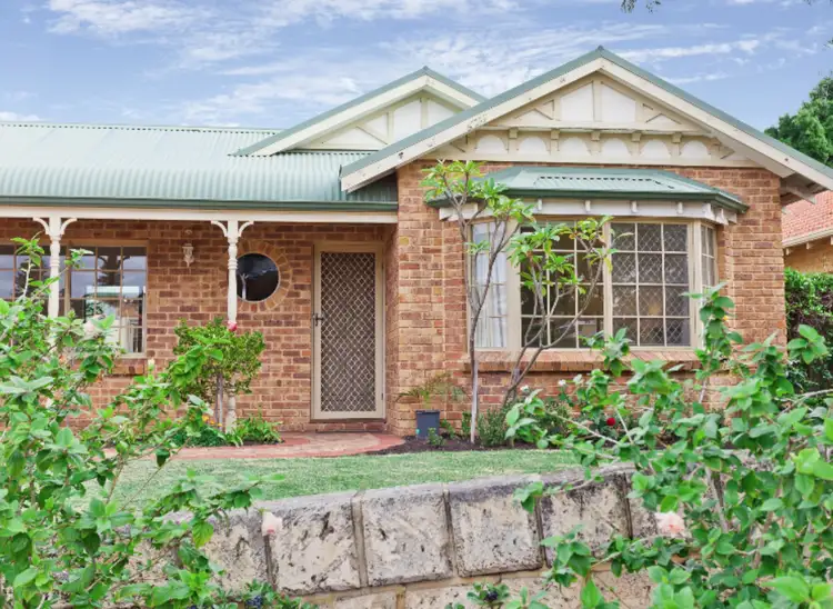 8 Oxford Court, Mount Claremont WA 6010