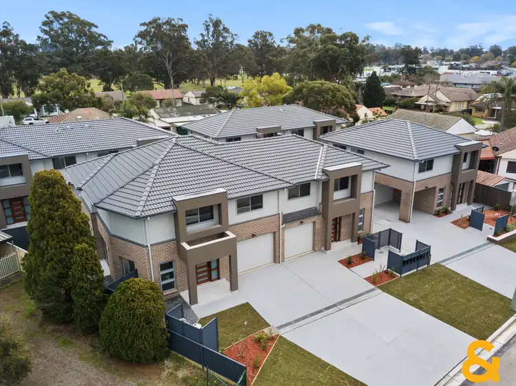 2/5-6 Daphne Close, Kingswood NSW 2747