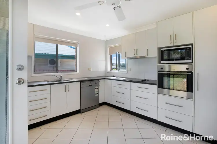 4 Minchin Ave, Hobartville NSW 2753