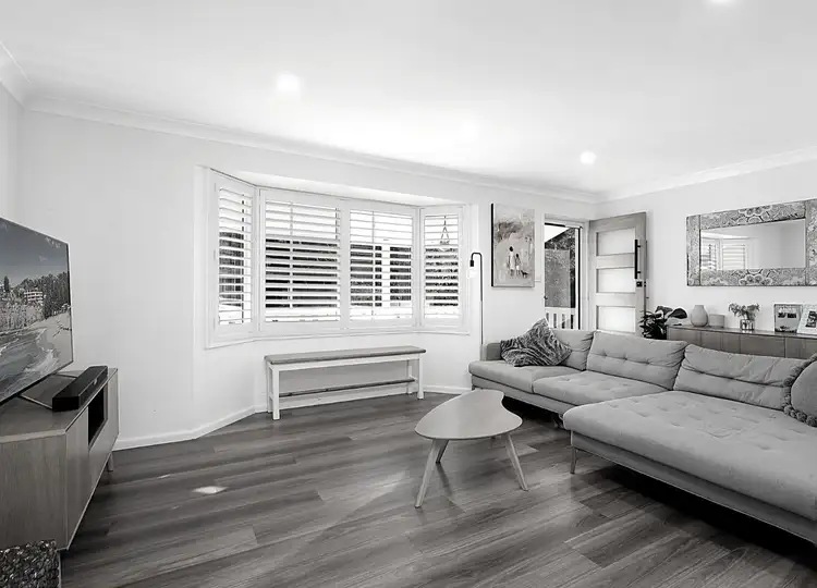 33 Jeannie Crescent, Berkeley Vale NSW 2261