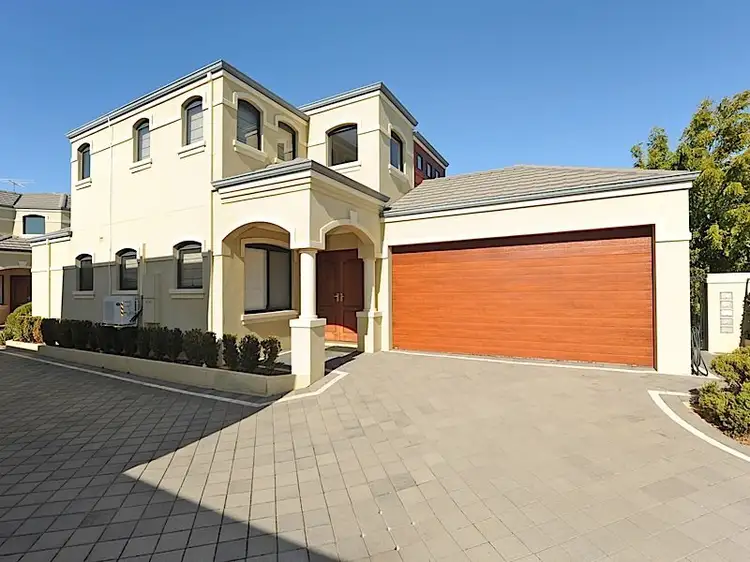 132 Ardross Street
