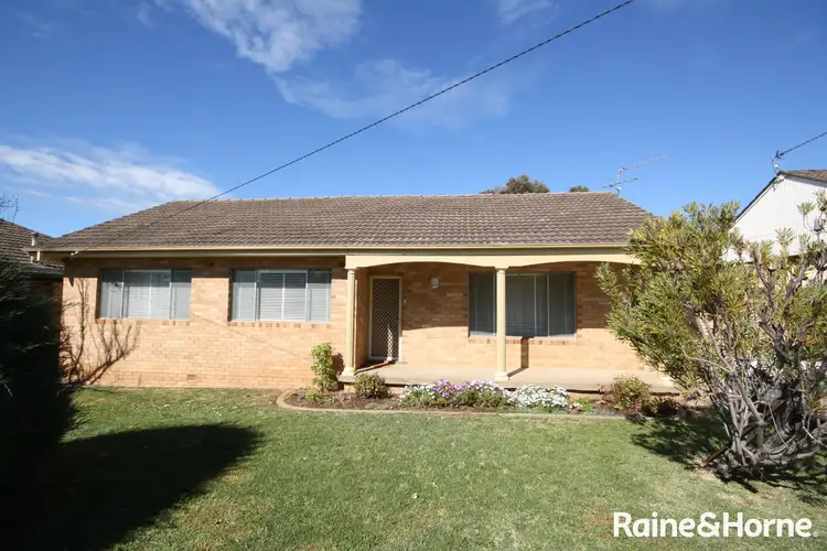 26 Stanley Street, Kooringal NSW 2650