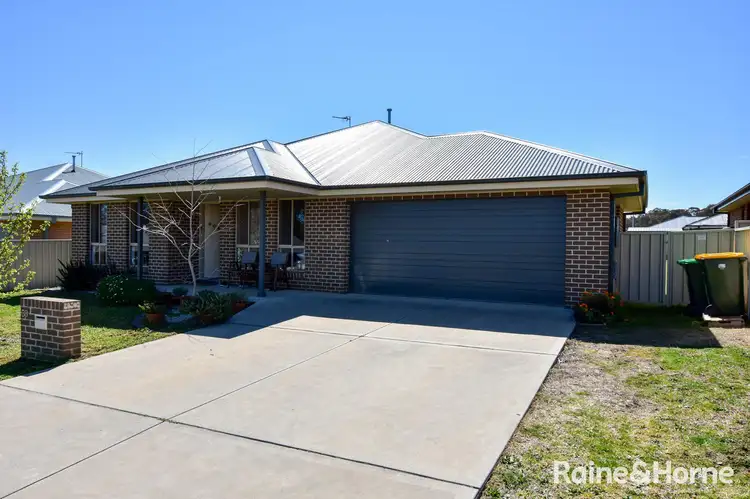 30 Molloy Drive, Orange NSW 2800