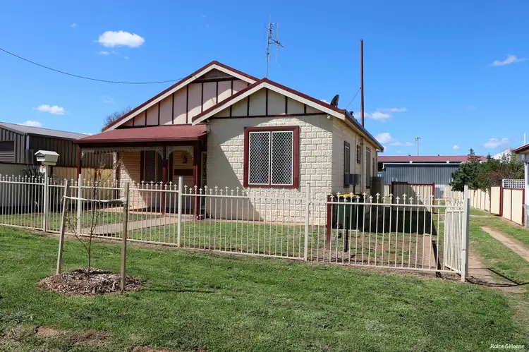 5 East Street, Parkes NSW 2870