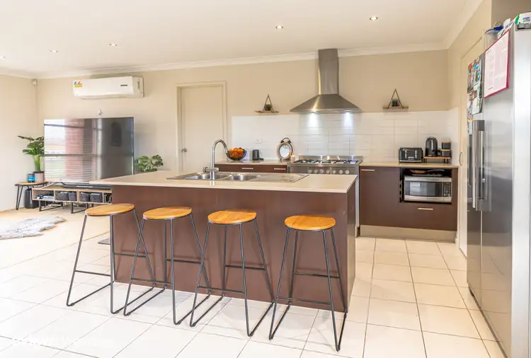 Fifth view of Homely house listing, 9 Everlasting Chase, Whittlesea VIC 3757