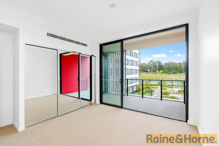 8 Roland Street