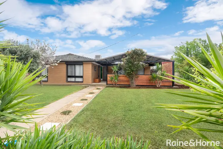 465 Lake Albert Road, Lake Albert NSW 2650