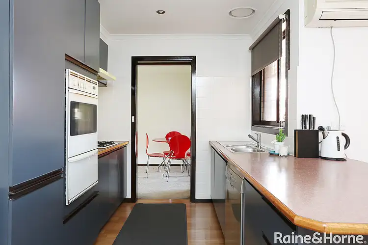 Fifth view of Homely house listing, 6 Colignan Court, Meadow Heights VIC 3048